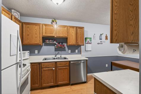 4841 Helena Road N Oakdale MN 55128