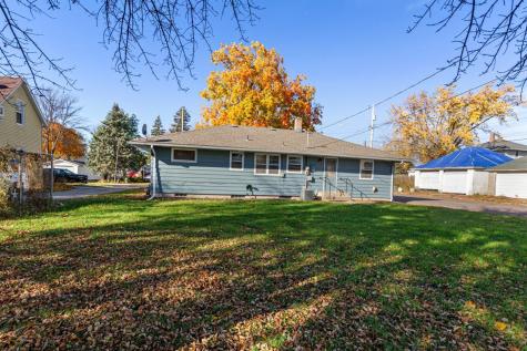 1043 Chase Avenue Gibbon MN 55335