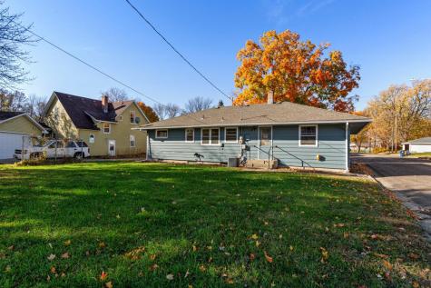 1043 Chase Avenue Gibbon MN 55335