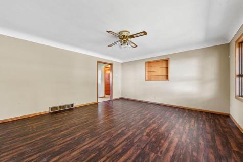 1043 Chase Avenue Gibbon MN 55335