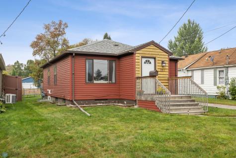 221 15th Street N Moorhead MN 56560