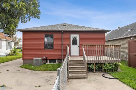 221 15th Street N Moorhead MN 56560