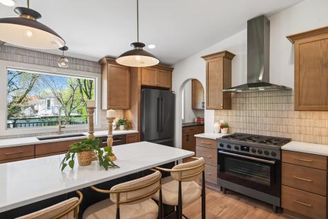 5400 Malibu Drive Edina MN 55436