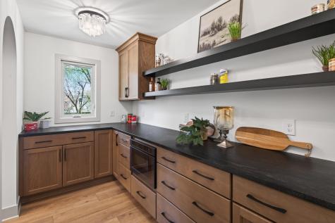 5400 Malibu Drive Edina MN 55436