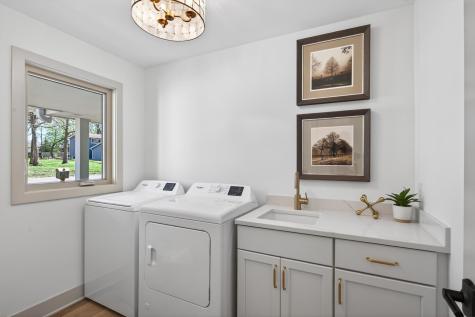 5400 Malibu Drive Edina MN 55436