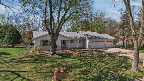 5400 Malibu Drive Edina MN 55436