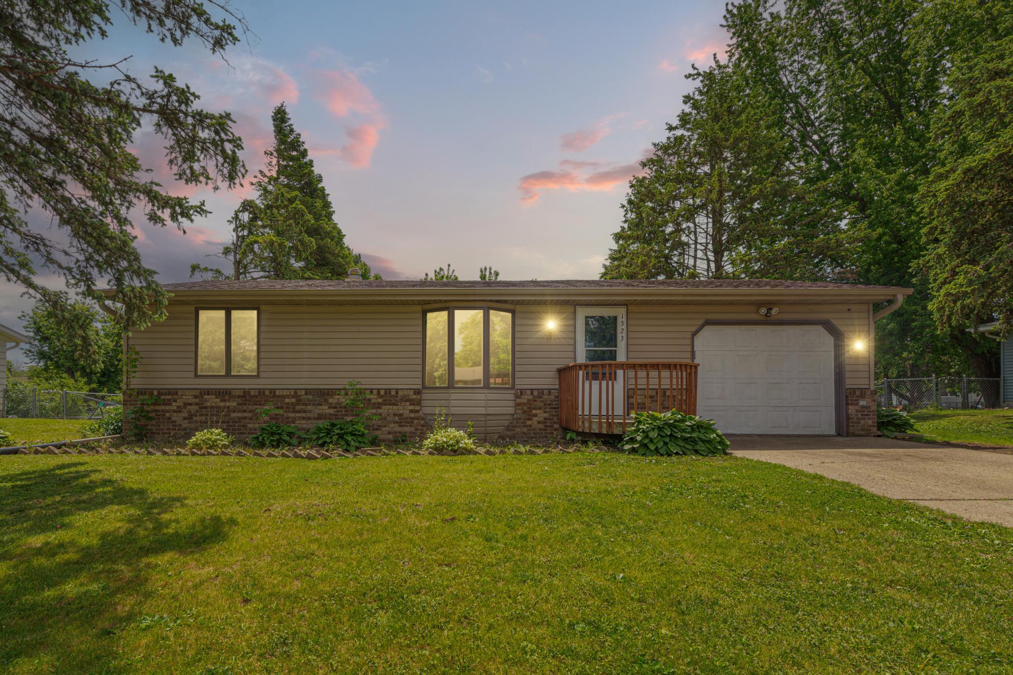 1323 Greenwood Place Faribault MN 55021