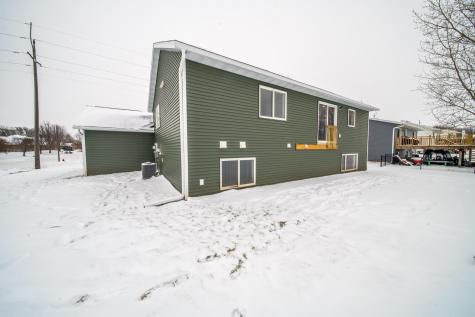 809 5th Avenue NW Dodge Center MN 55927