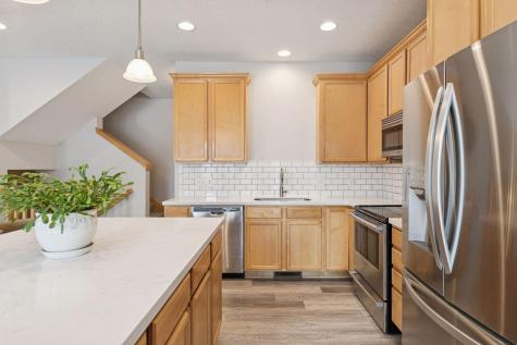 4675 Victor Path Hugo MN 55038