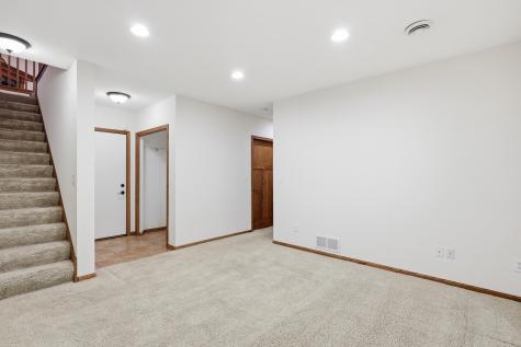 1554 Lincoln Park Drive South Saint Paul MN 55075