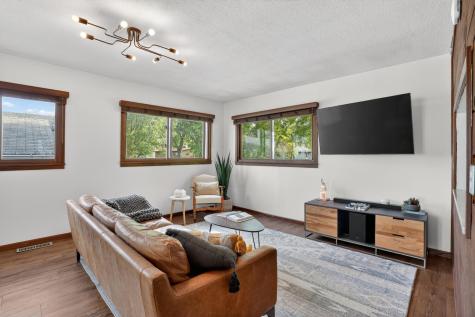 4100 43rd Avenue N Robbinsdale MN 55422