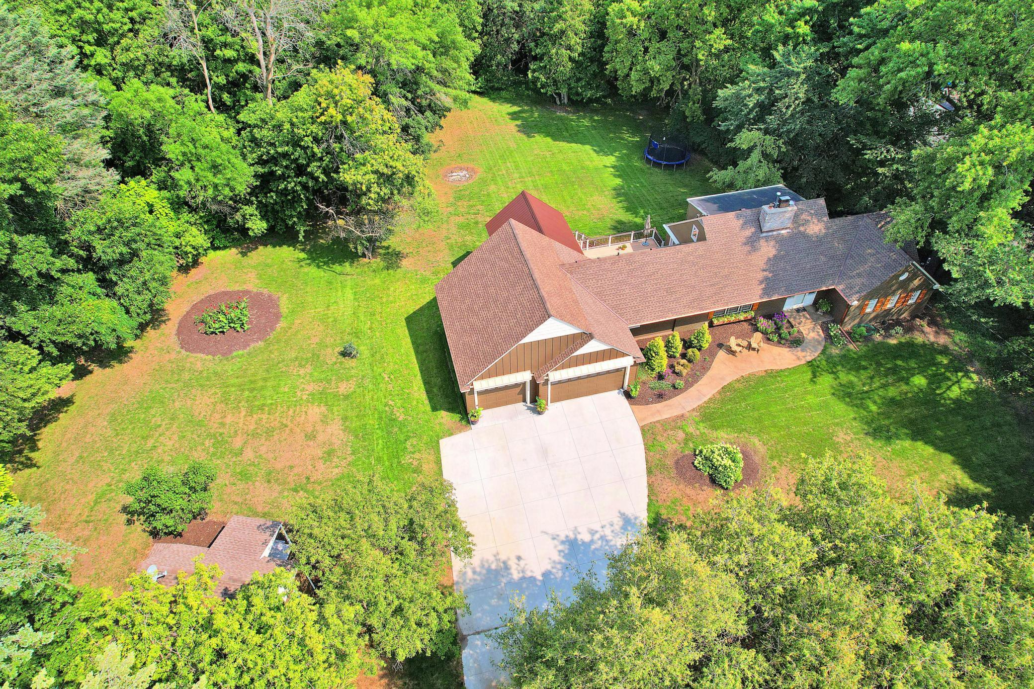 3845 Honeysuckle Road Deephaven MN 55391