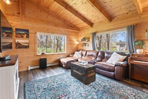 1815 E 12th Street Superior WI 54880