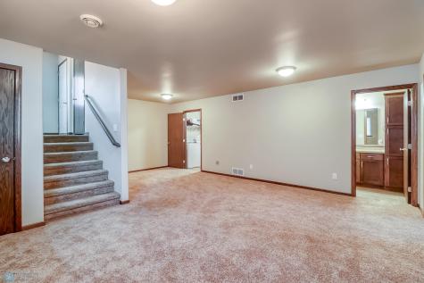 6132 61st Avenue S Fargo ND 58104