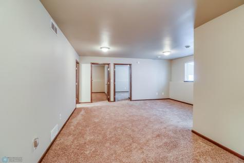 6132 61st Avenue S Fargo ND 58104