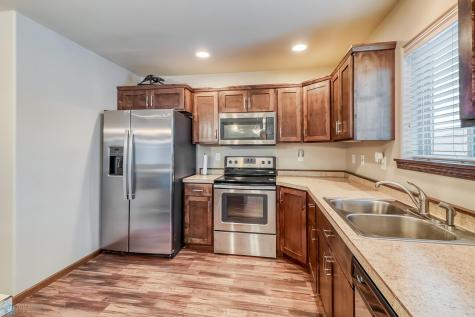 6132 61st Avenue S Fargo ND 58104