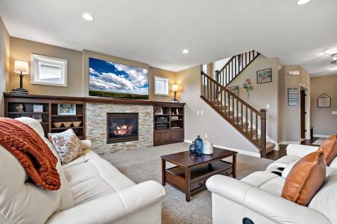 17197 Hollyhock Court Lakeville MN 55044