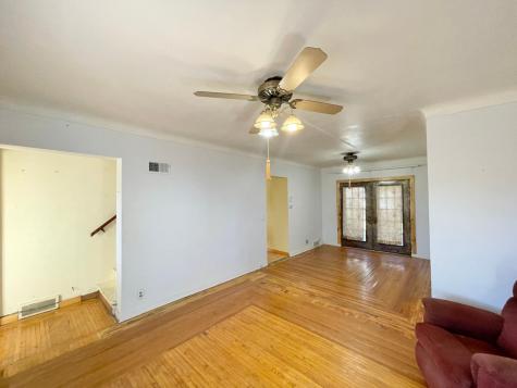 18 S Spring Avenue Springfield MN 56087