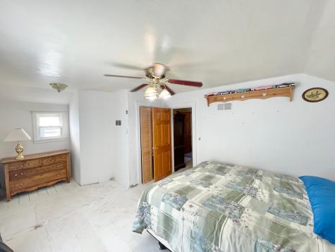 18 S Spring Avenue Springfield MN 56087