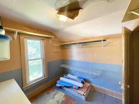 18 S Spring Avenue Springfield MN 56087