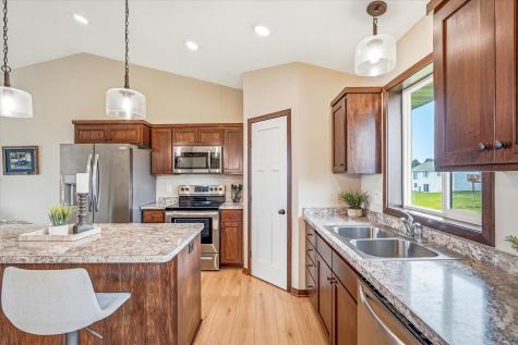 422 Bluebird Drive NW Isanti MN 55040