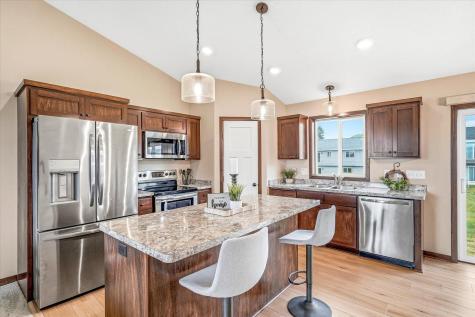 422 Bluebird Drive NW Isanti MN 55040