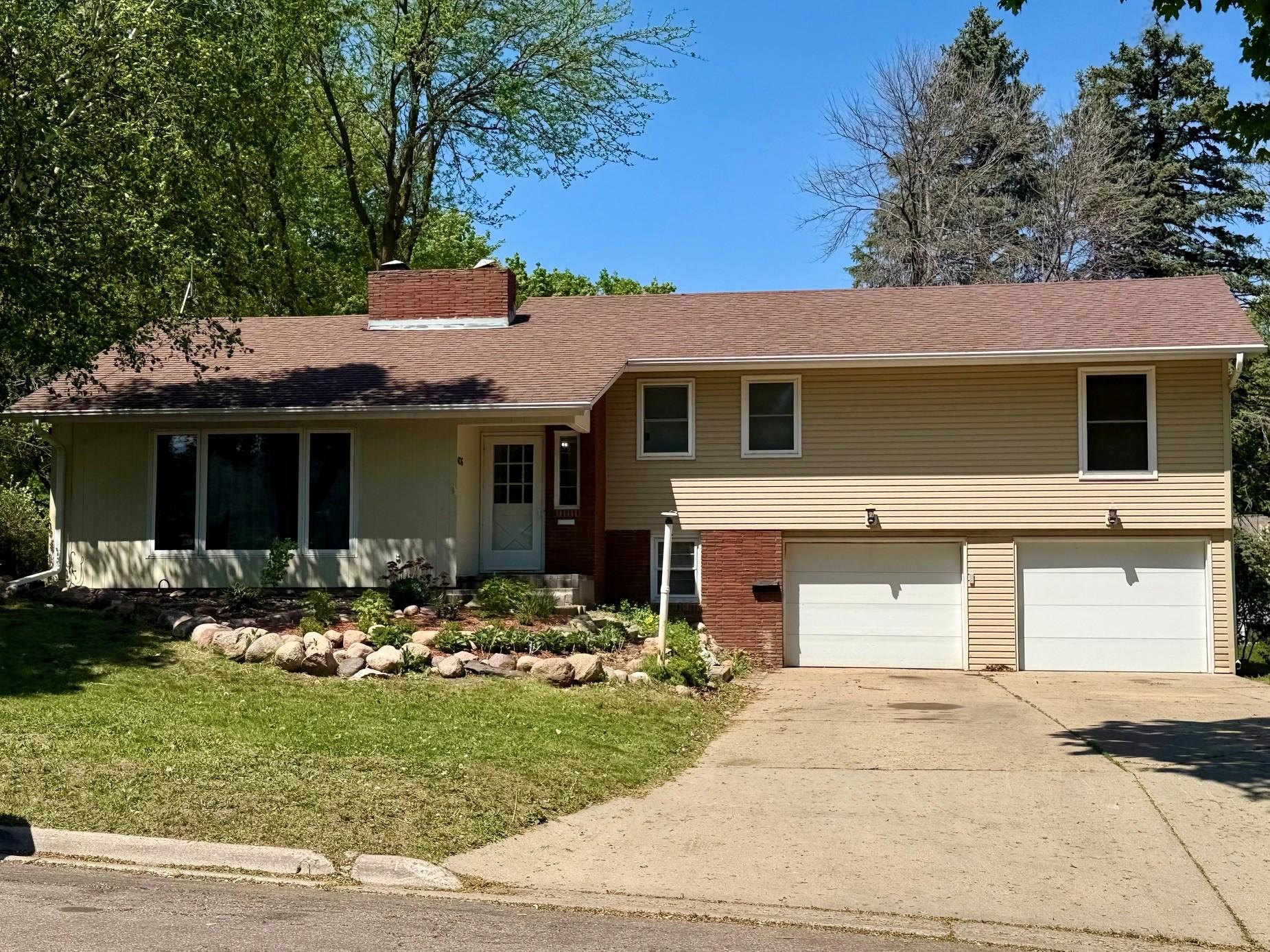 406 Olander Street Worthington MN 56187
