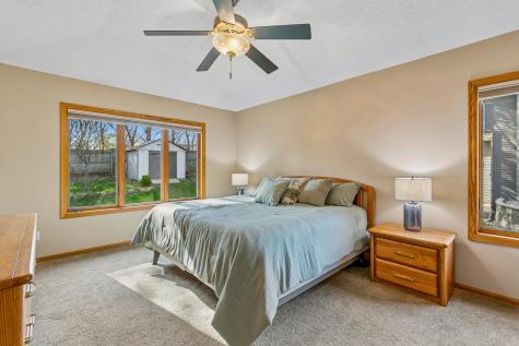 19625 Ireland Way Lakeville MN 55044