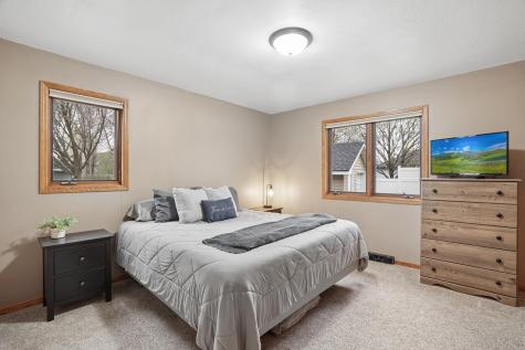 714 E Crescent Lane Litchfield MN 55355