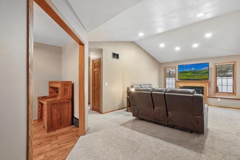 714 E Crescent Lane Litchfield MN 55355