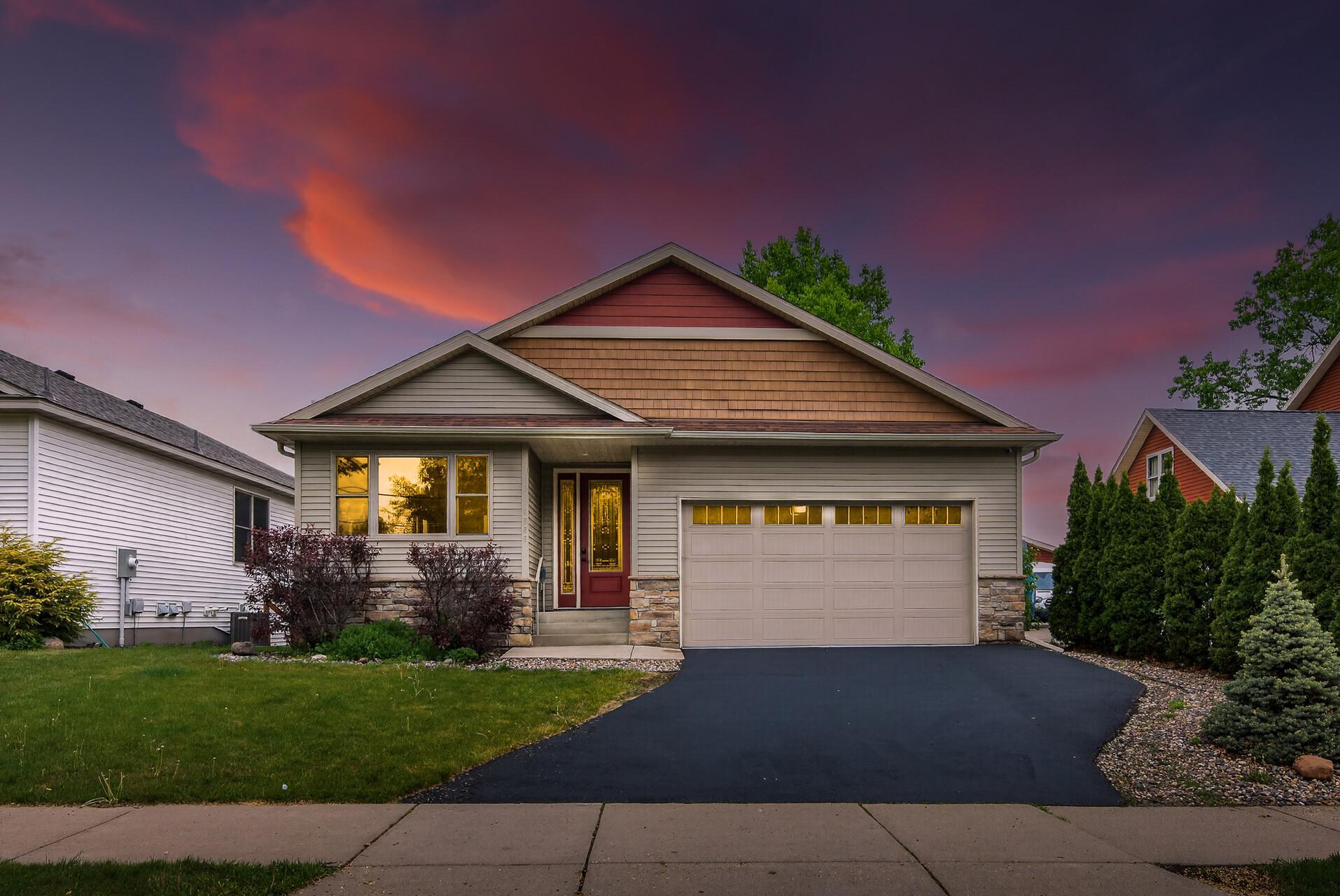 1589 Christie Place Saint Paul MN 55106