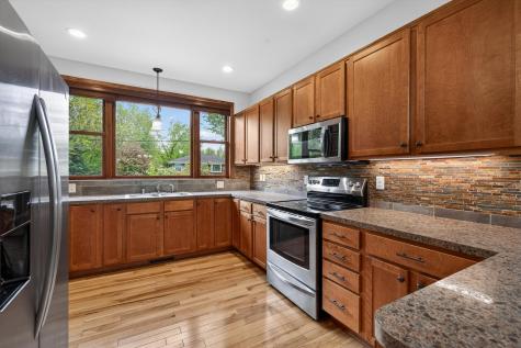1589 Christie Place Saint Paul MN 55106