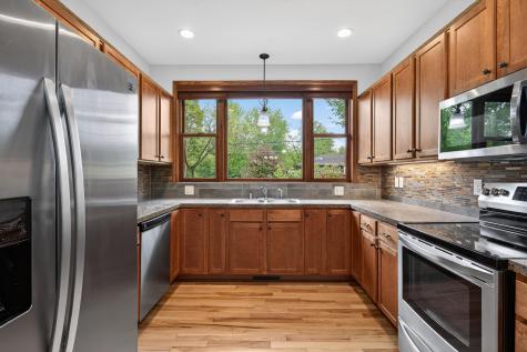 1589 Christie Place Saint Paul MN 55106