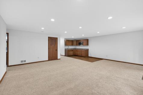 1589 Christie Place Saint Paul MN 55106