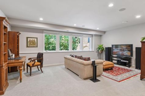 15 Queensland Lane N Plymouth MN 55447