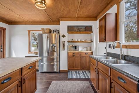 4692 115th Avenue Clear Lake MN 55319