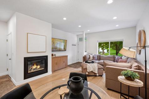 9004 Sawgrass Glen Maple Grove MN 55311