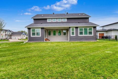 3521 Grandwood Drive N Fargo ND 58102