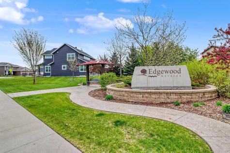 3521 Grandwood Drive N Fargo ND 58102