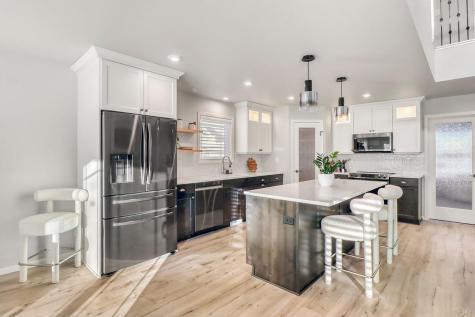 3521 Grandwood Drive N Fargo ND 58102