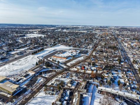 907 40th Street NW Rochester MN 55901