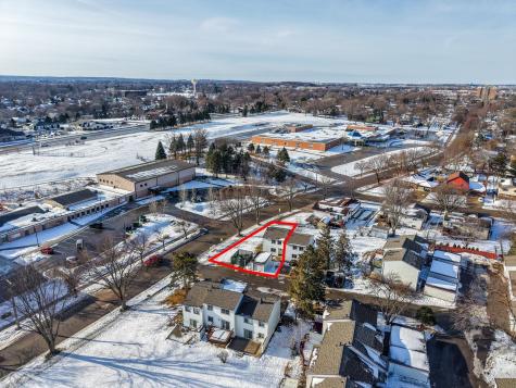 907 40th Street NW Rochester MN 55901