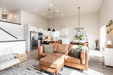 8040 Goldfinch Drive Horace ND 58047