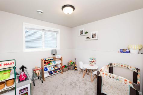 8040 Goldfinch Drive Horace ND 58047