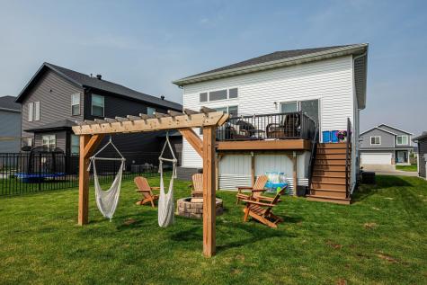 8040 Goldfinch Drive Horace ND 58047