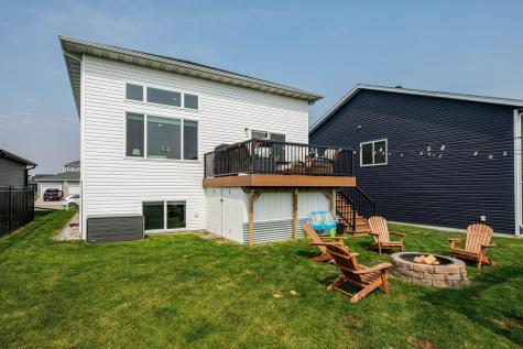 8040 Goldfinch Drive Horace ND 58047