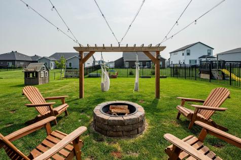 8040 Goldfinch Drive Horace ND 58047