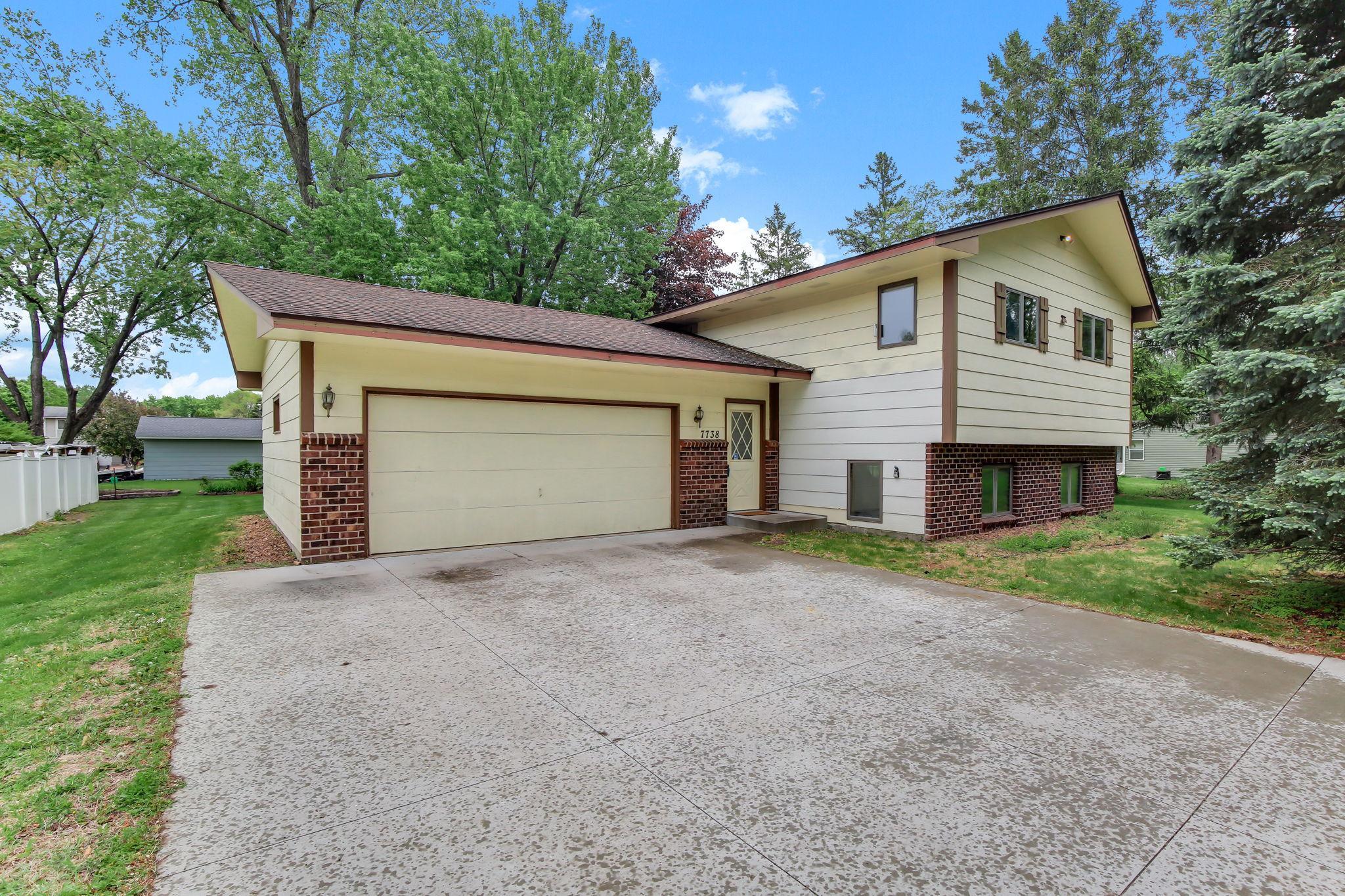 7738 Emerson Avenue N Brooklyn Park MN 55444