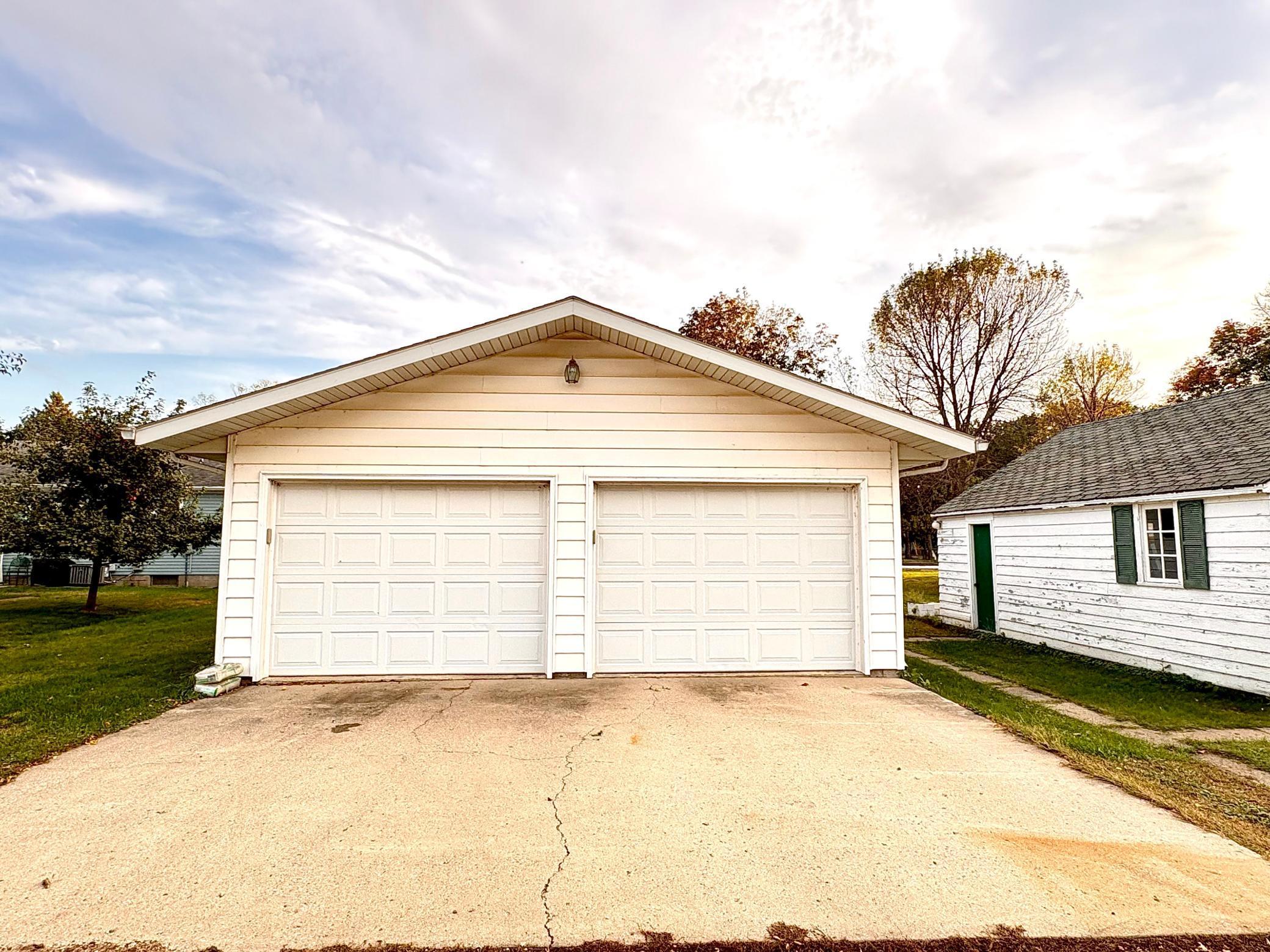 429 E Rooney Avenue Appleton MN 56208
