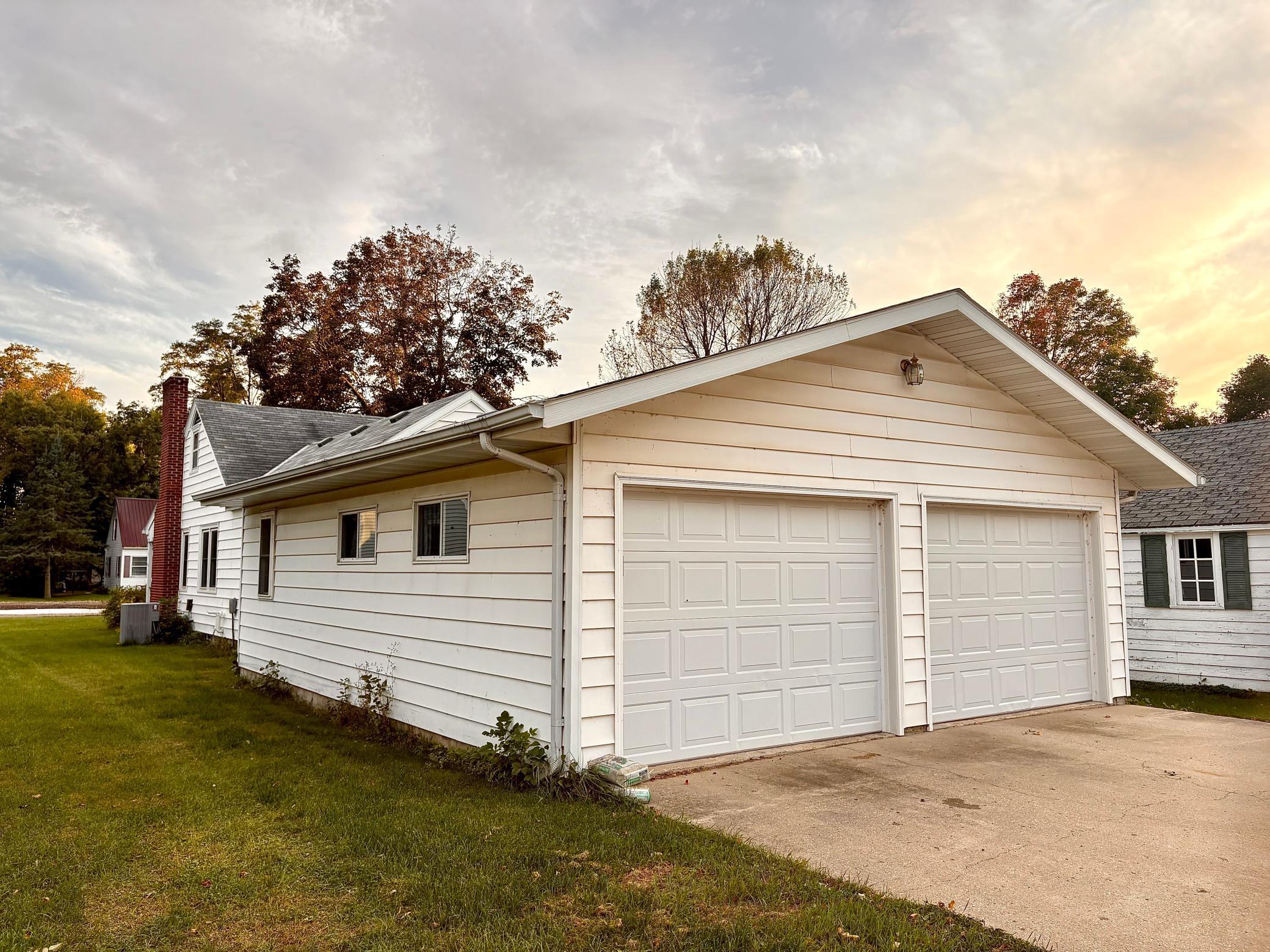429 E Rooney Avenue Appleton MN 56208
